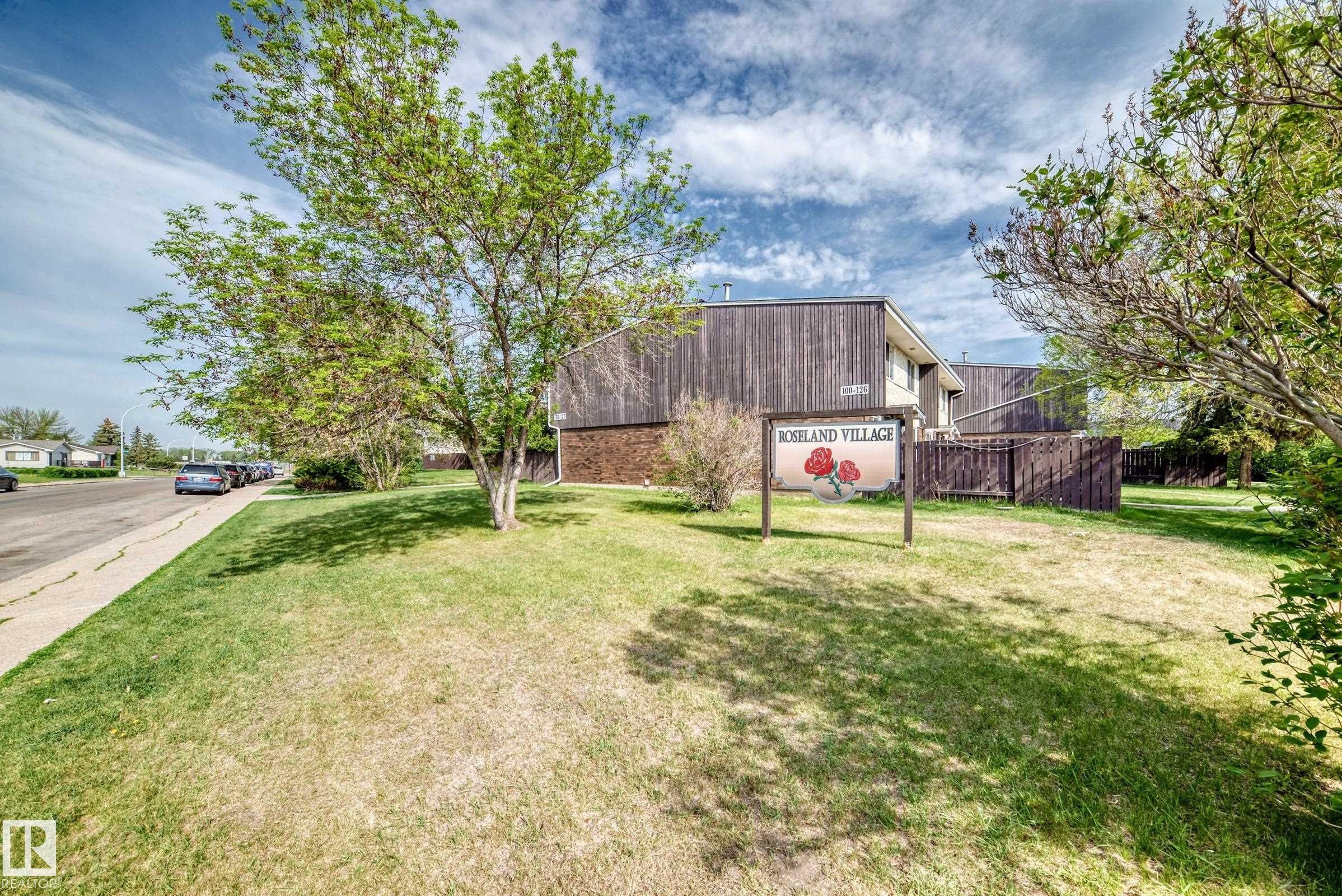 167 Roseland Village Nw, Edmonton, AB - Outdoor