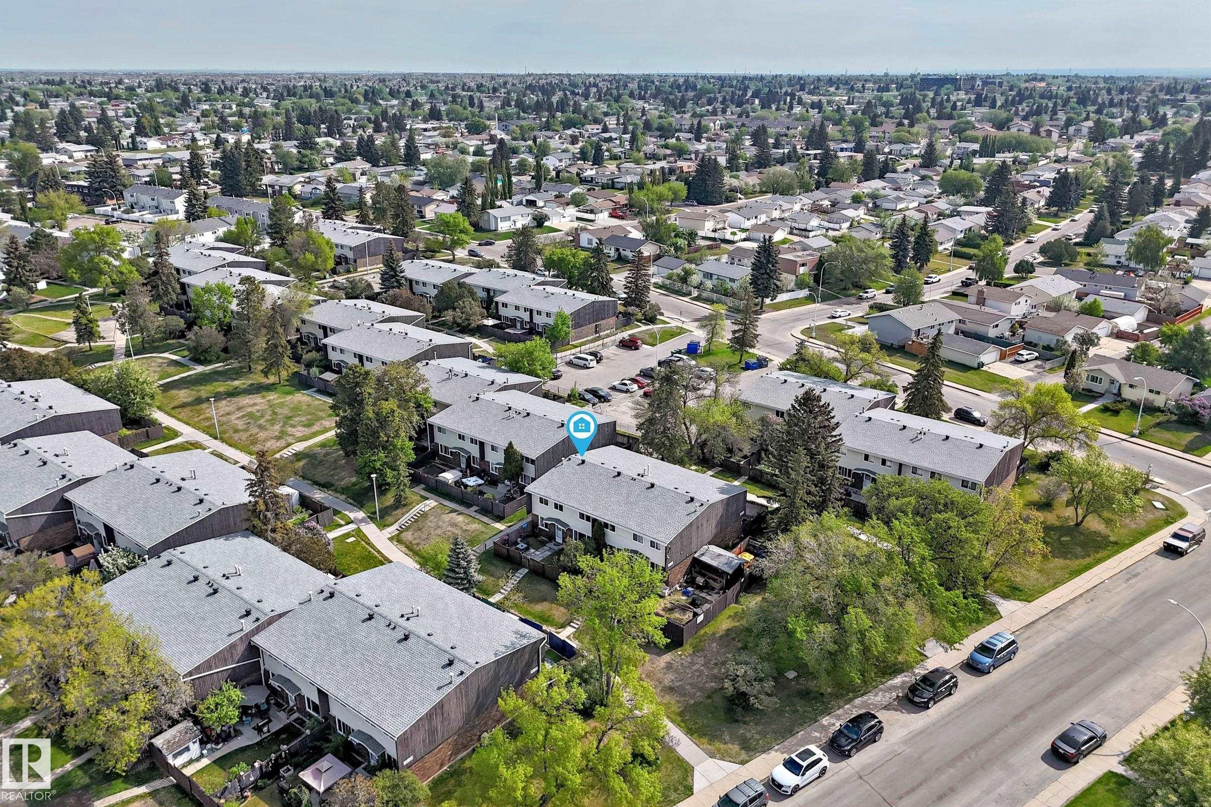 167 Roseland Village Nw, Edmonton, AB - Outdoor With View