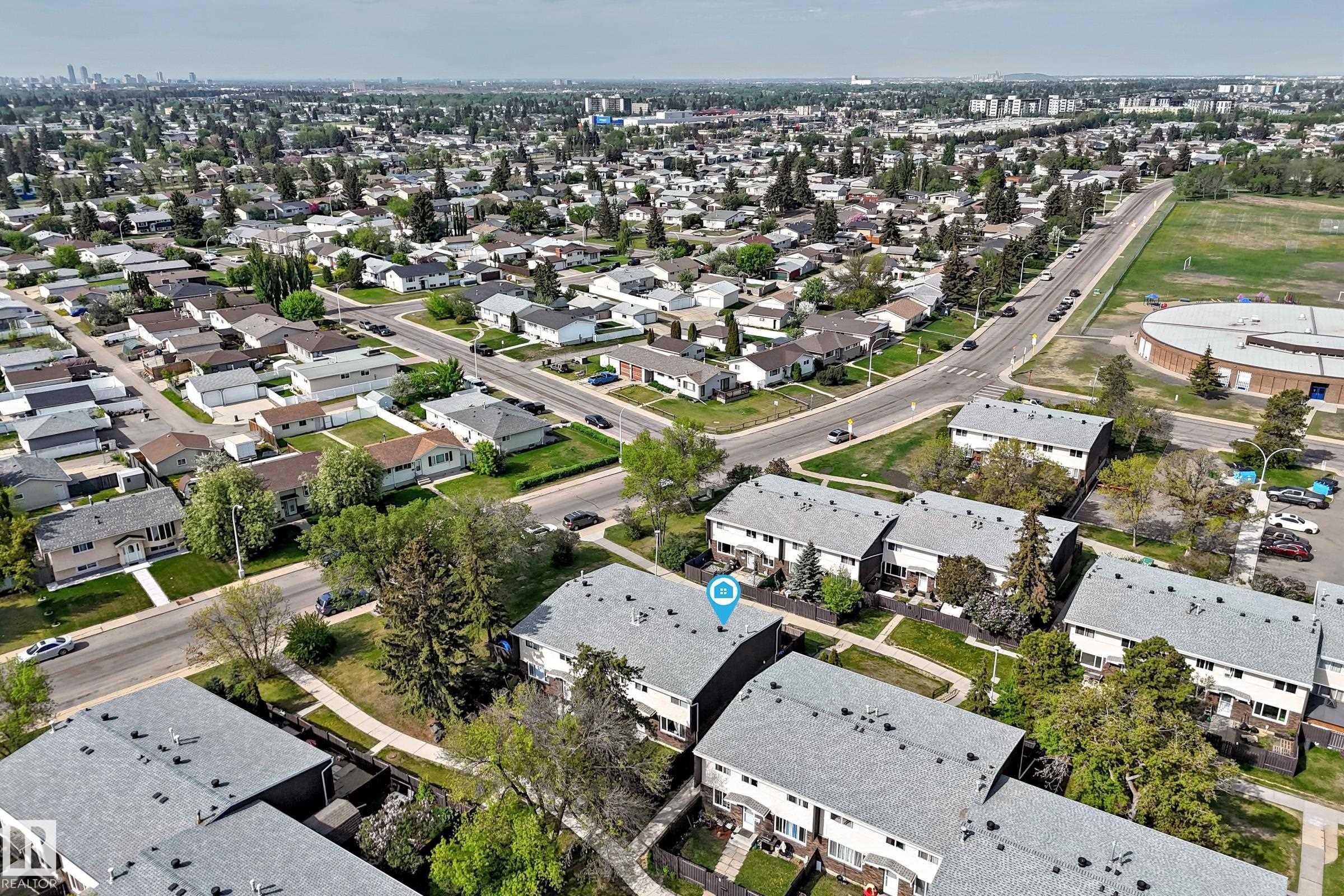 167 Roseland Village Nw, Edmonton, AB - Outdoor With View