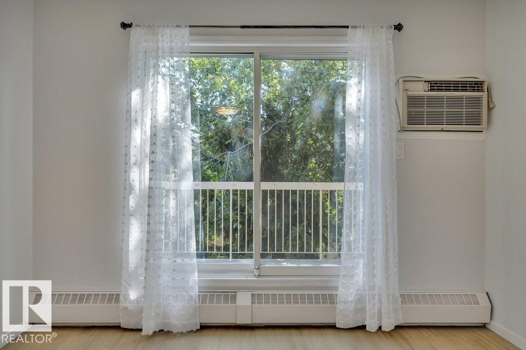 #404E 17511 98A Av Nw, Edmonton, AB - Indoor Photo Showing Other Room