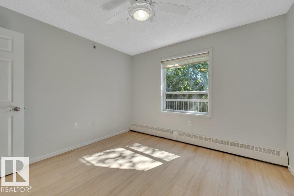#404E 17511 98A Av Nw, Edmonton, AB - Indoor Photo Showing Other Room