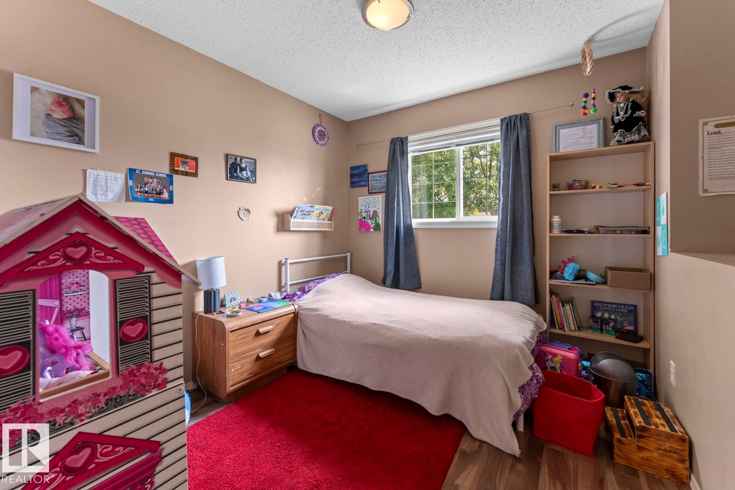 812 12 Avenue, Cold Lake, AB - Indoor Photo Showing Bedroom