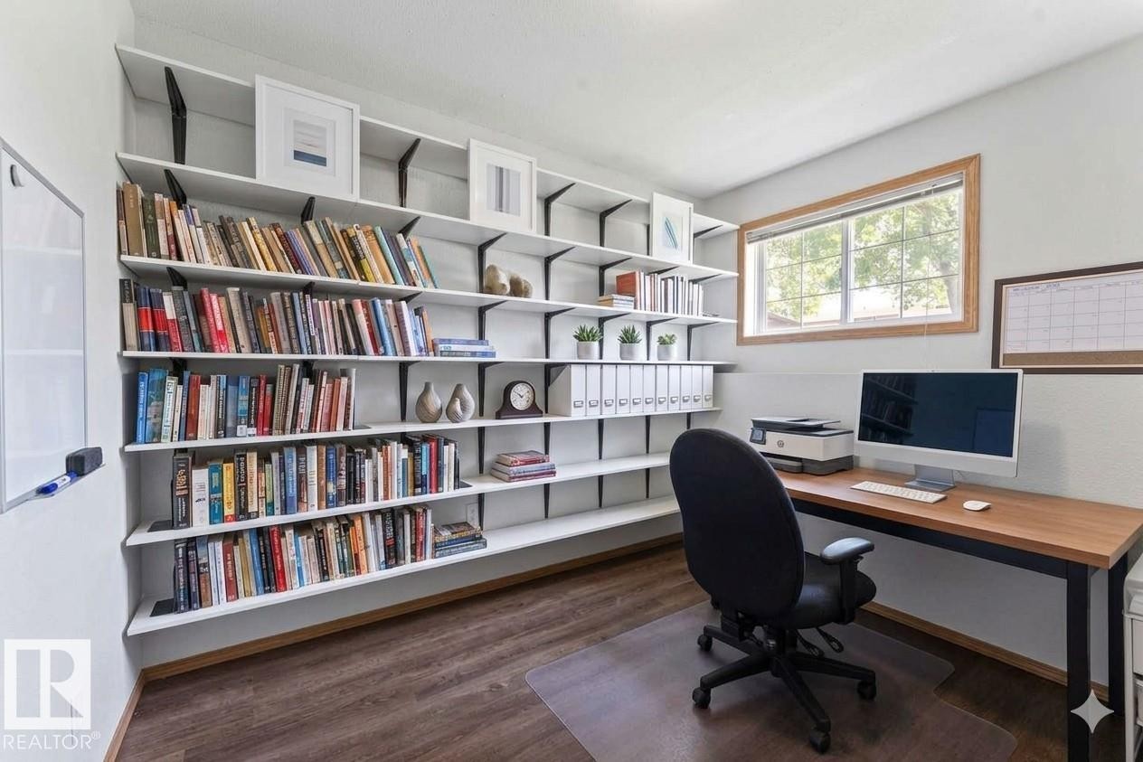 812 12 Avenue, Cold Lake, AB - Indoor Photo Showing Office