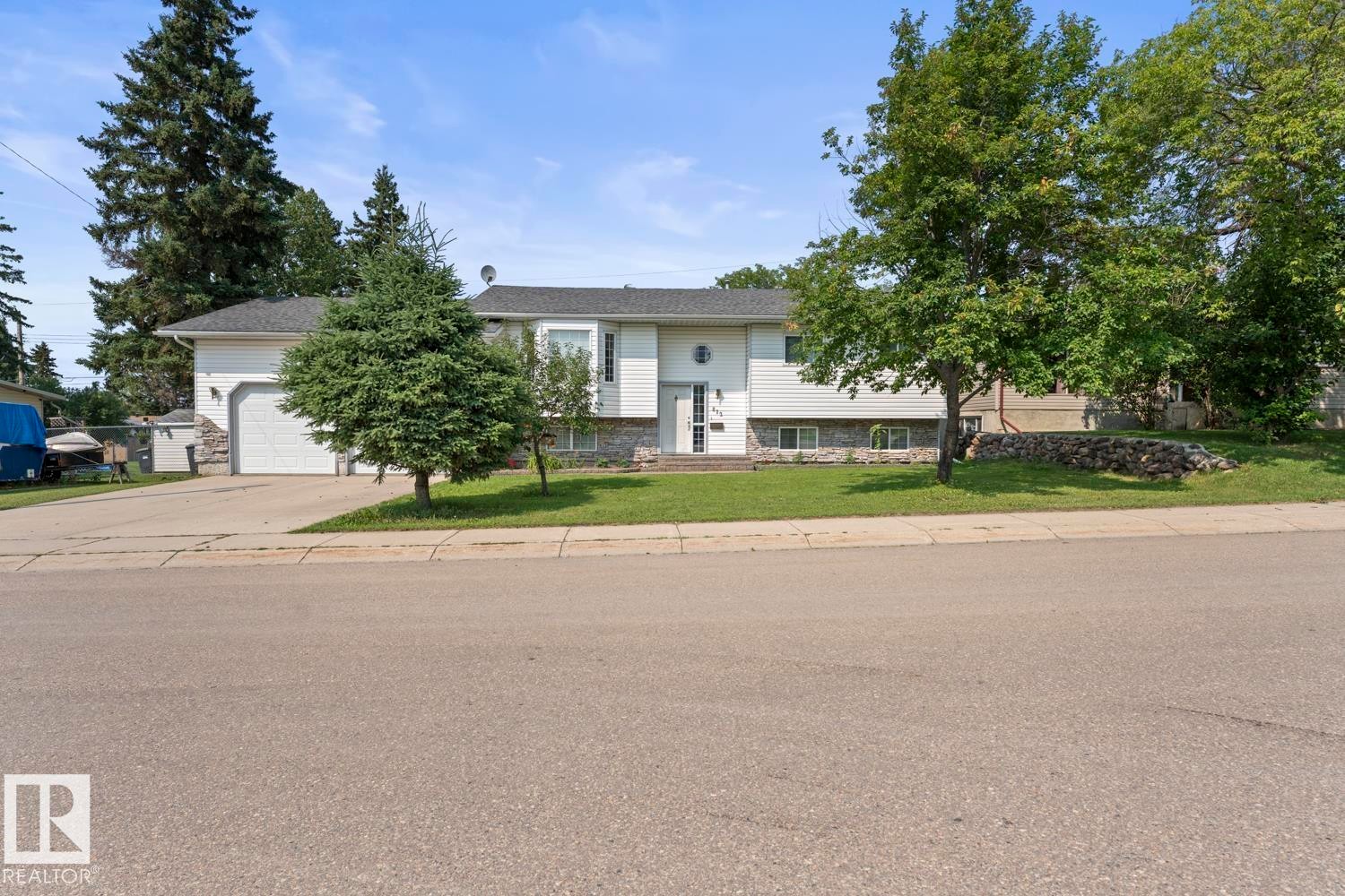 812 12 Avenue, Cold Lake, AB - Outdoor