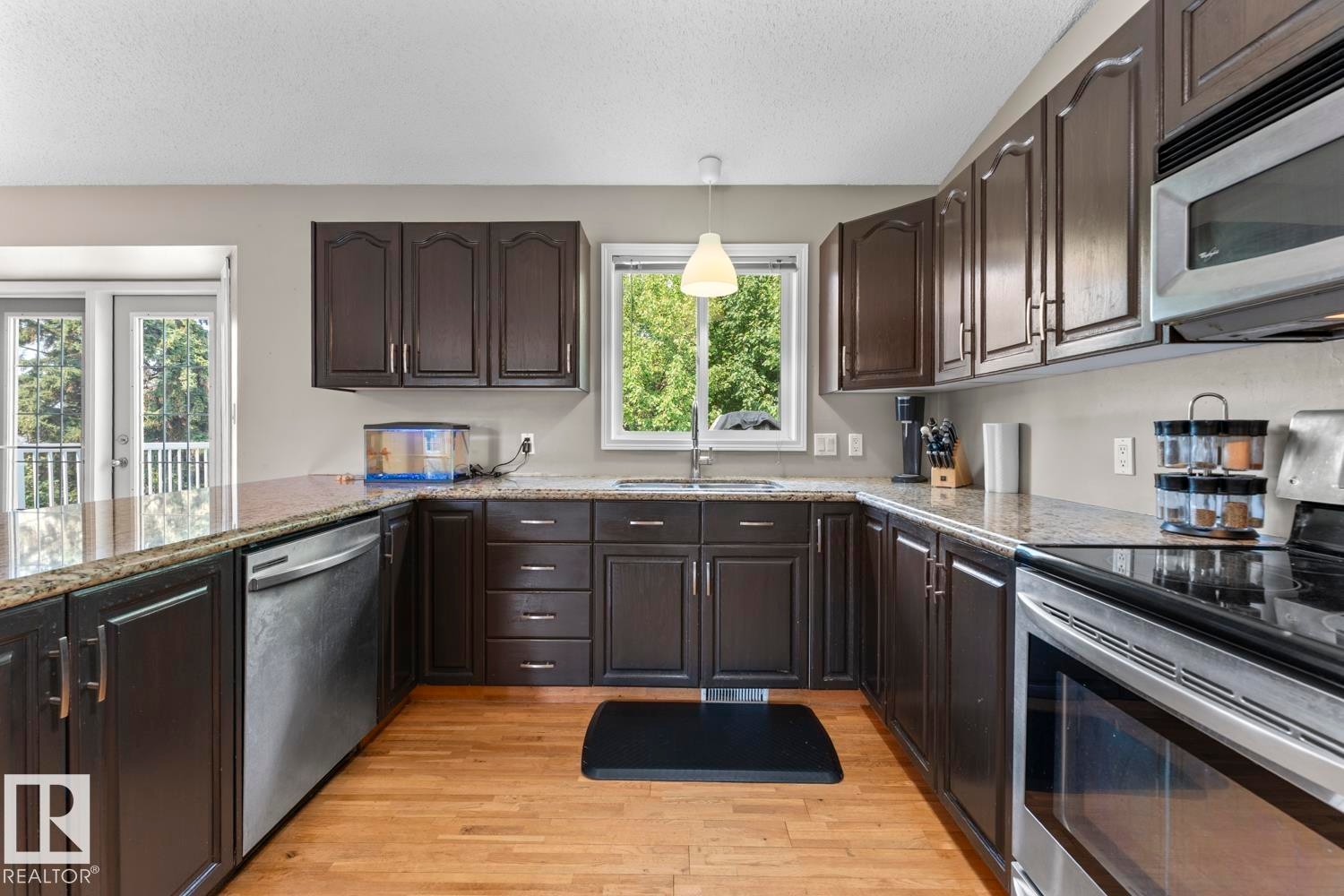 812 12 Avenue, Cold Lake, AB - Indoor Photo Showing Kitchen