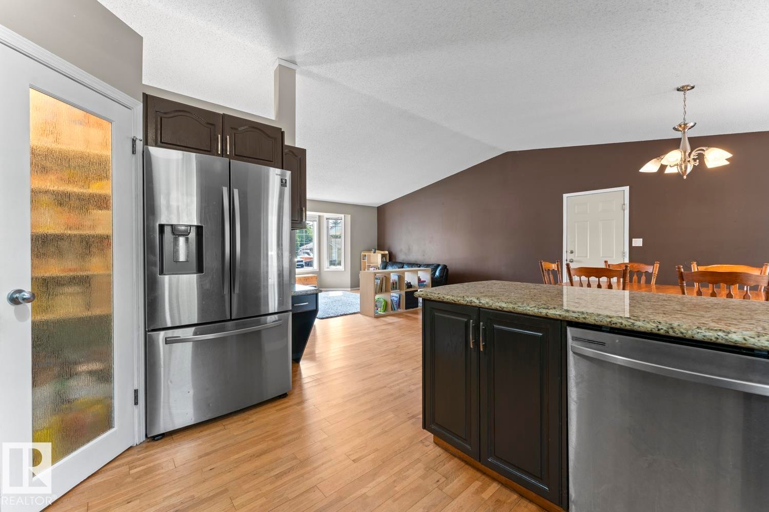 812 12 Avenue, Cold Lake, AB - Indoor Photo Showing Kitchen