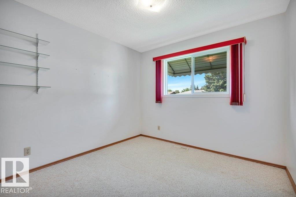 8507 70 Street Nw, Edmonton, AB - Indoor Photo Showing Other Room
