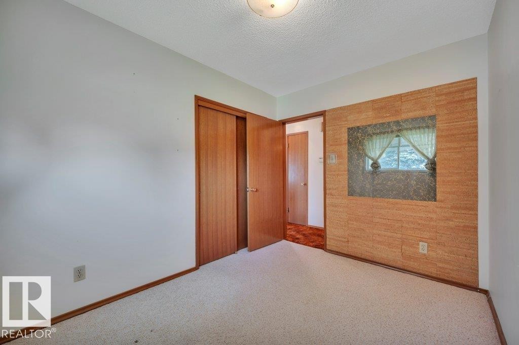 8507 70 Street Nw, Edmonton, AB - Indoor Photo Showing Other Room