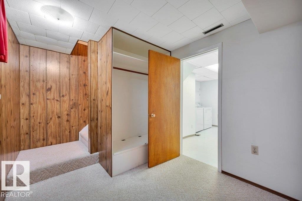 8507 70 Street Nw, Edmonton, AB - Indoor Photo Showing Other Room