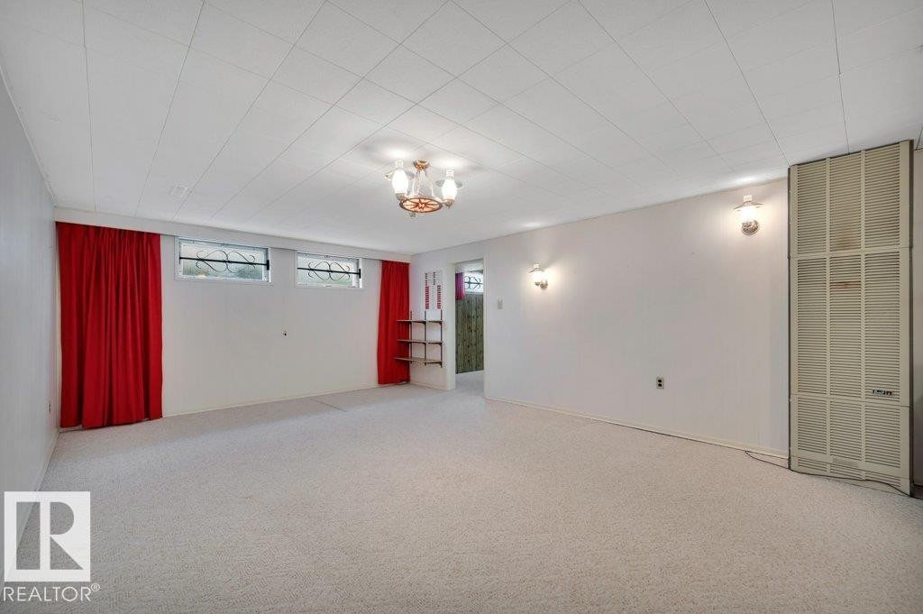 8507 70 Street Nw, Edmonton, AB - Indoor