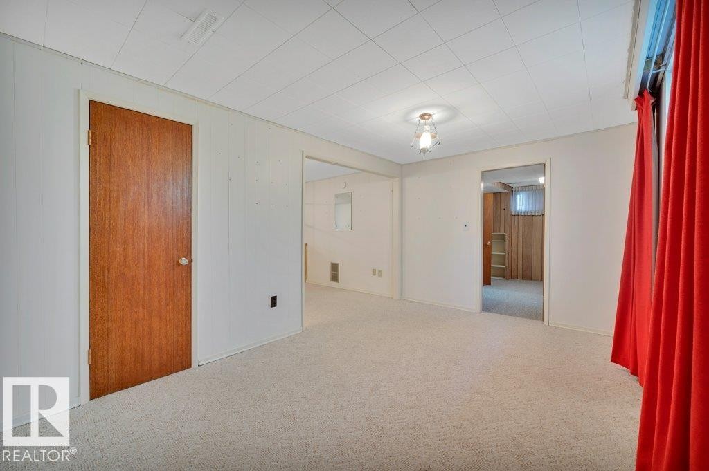 8507 70 Street Nw, Edmonton, AB - Indoor Photo Showing Other Room