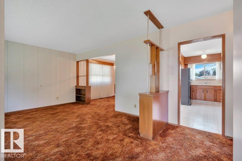 8507 70 Street Nw, Edmonton, AB - Indoor Photo Showing Other Room