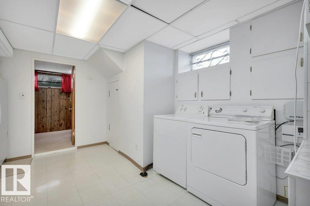 8507 70 Street Nw, Edmonton, AB - Indoor Photo Showing Laundry Room
