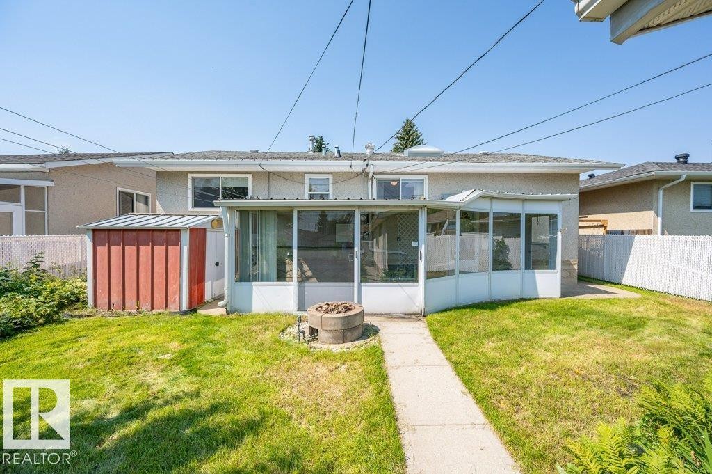 8507 70 Street Nw, Edmonton, AB - Outdoor