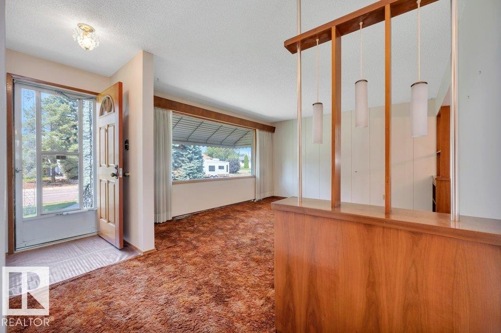8507 70 Street Nw, Edmonton, AB - Indoor Photo Showing Other Room