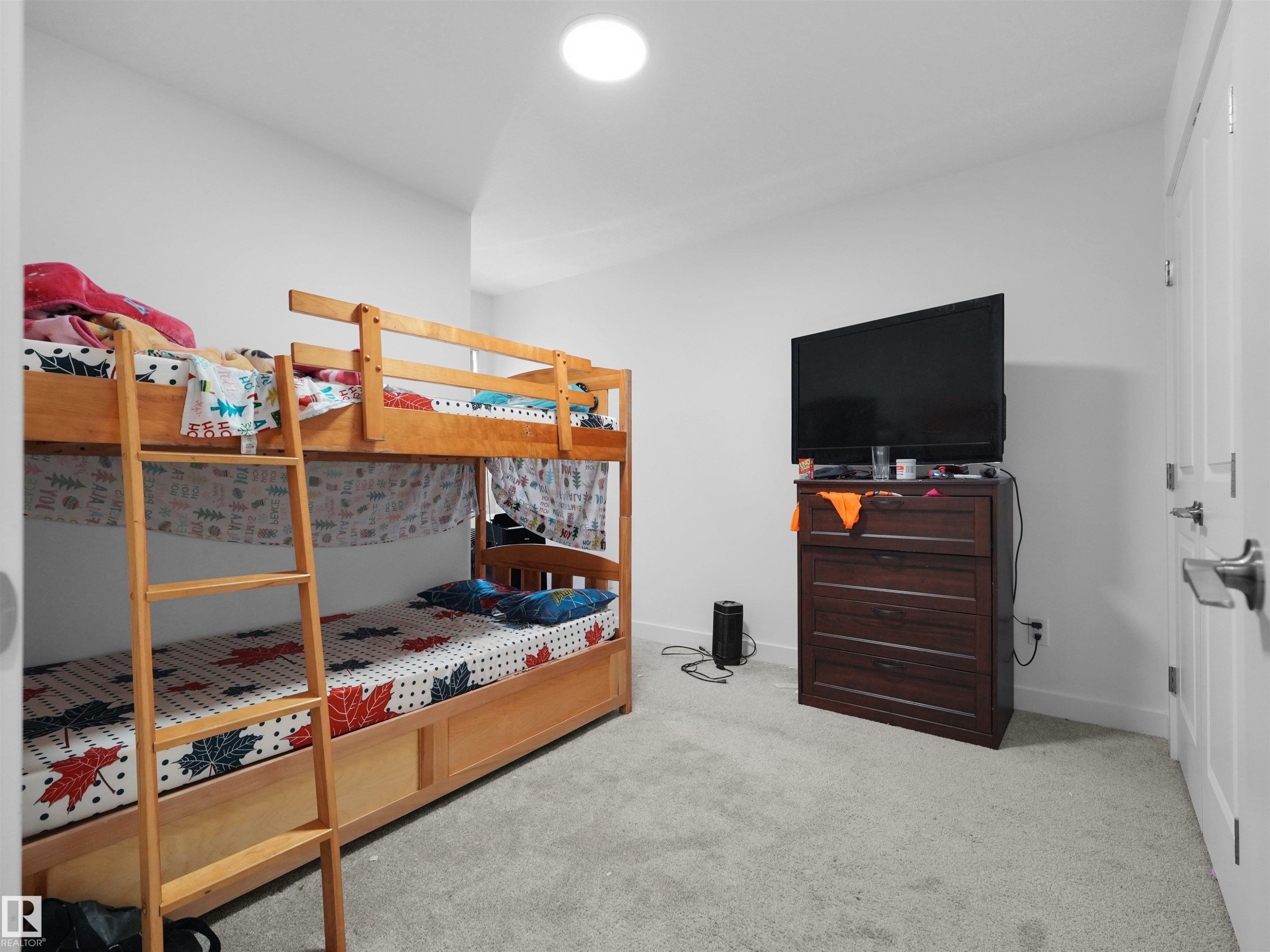 #7 7110 Keswick Common Sw, Edmonton, AB - Indoor