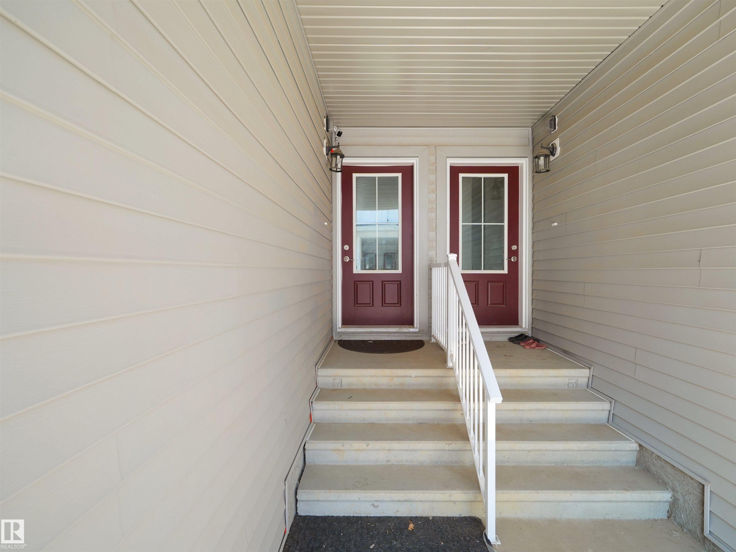 #7 7110 Keswick Common Sw, Edmonton, AB - With Exterior