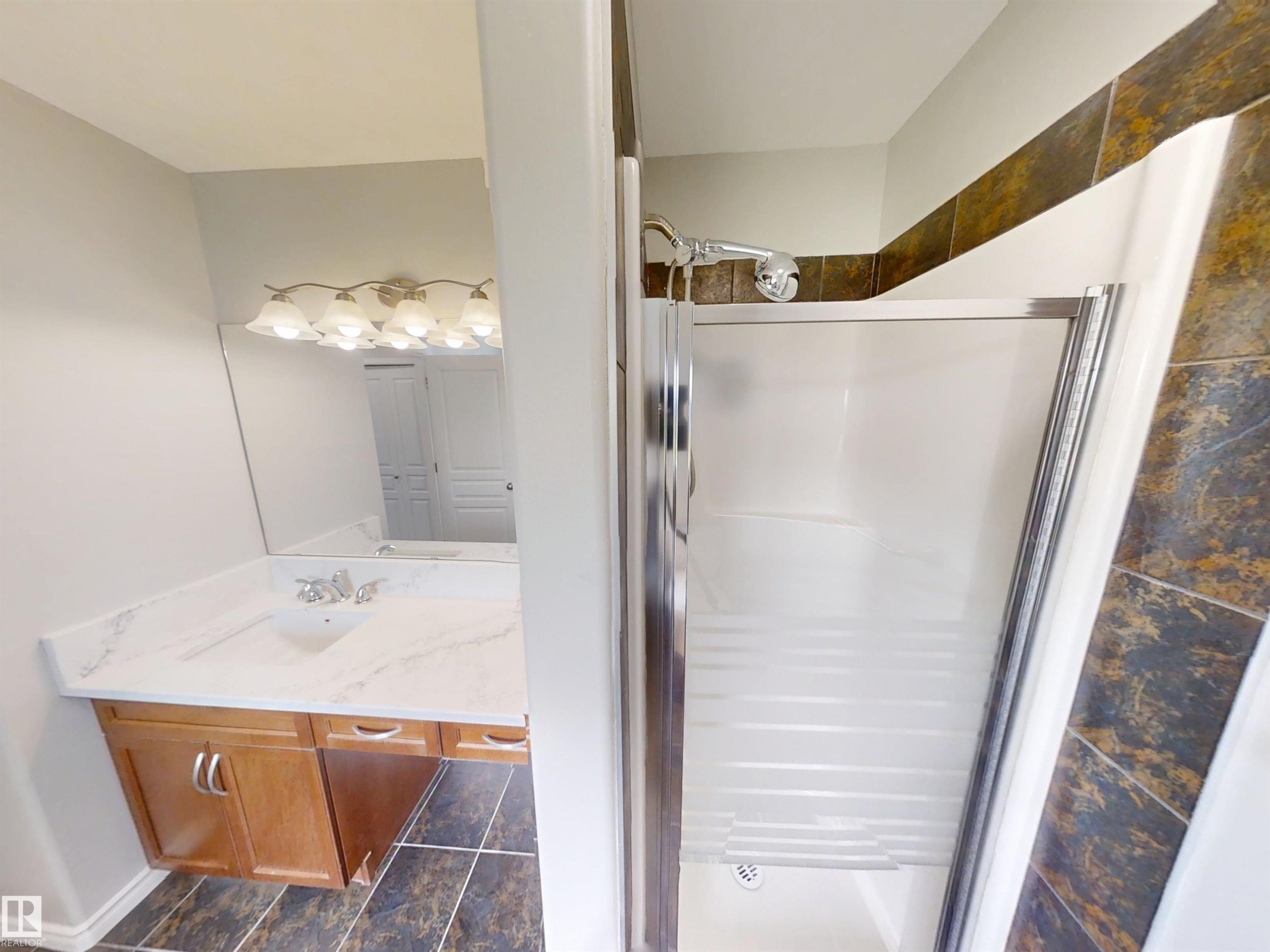 21107 58 Avenue Nw, Edmonton, AB - Indoor Photo Showing Laundry Room