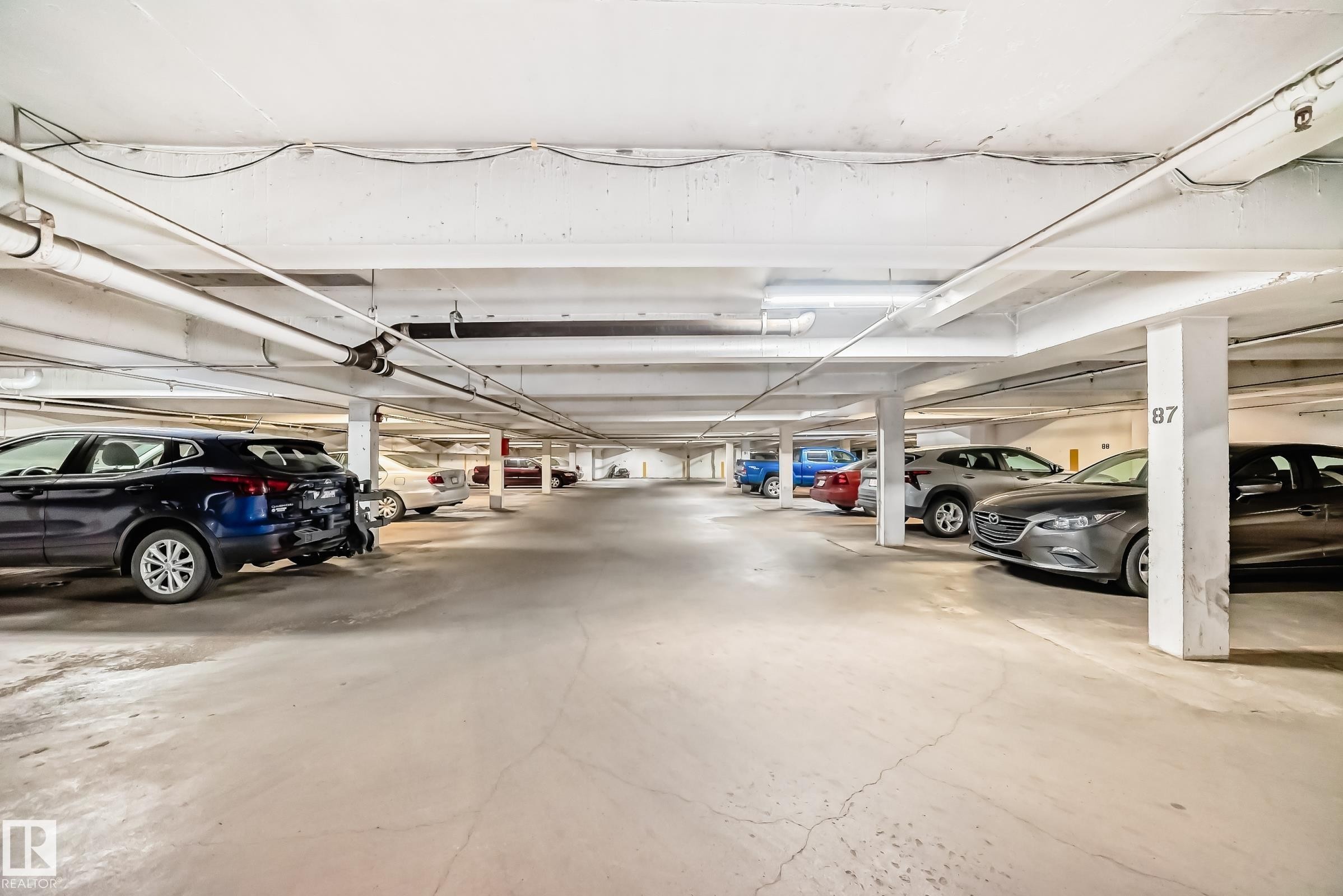 #1601 9909 110 St Nw, Edmonton, AB - Indoor Photo Showing Garage