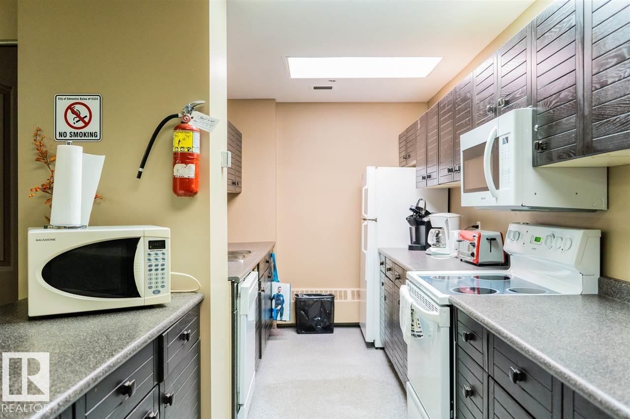 #509 10149 Saskatchewan Dr Nw, Edmonton, AB - Indoor Photo Showing Kitchen