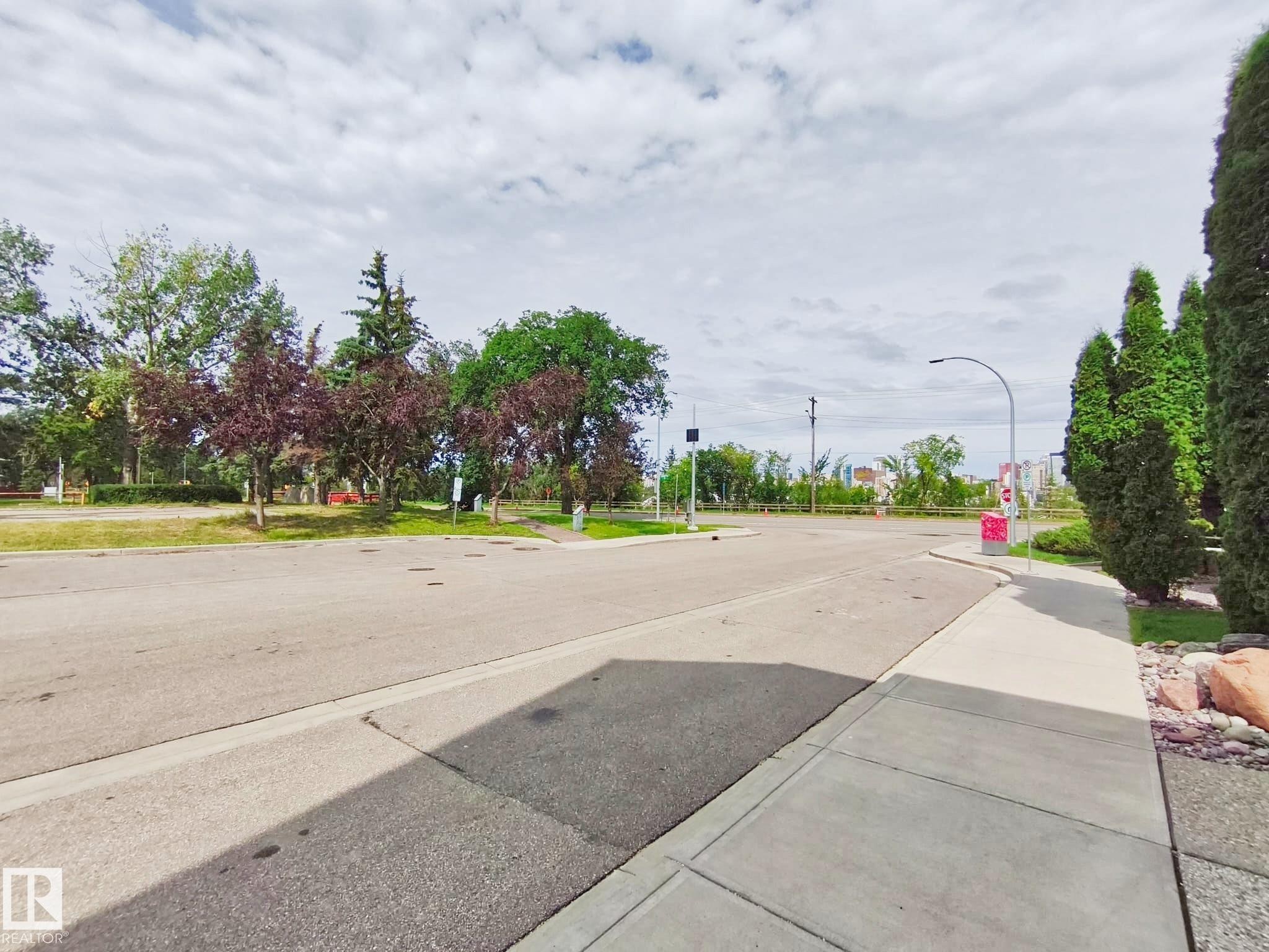 #509 10149 Saskatchewan Dr Nw, Edmonton, AB - Outdoor