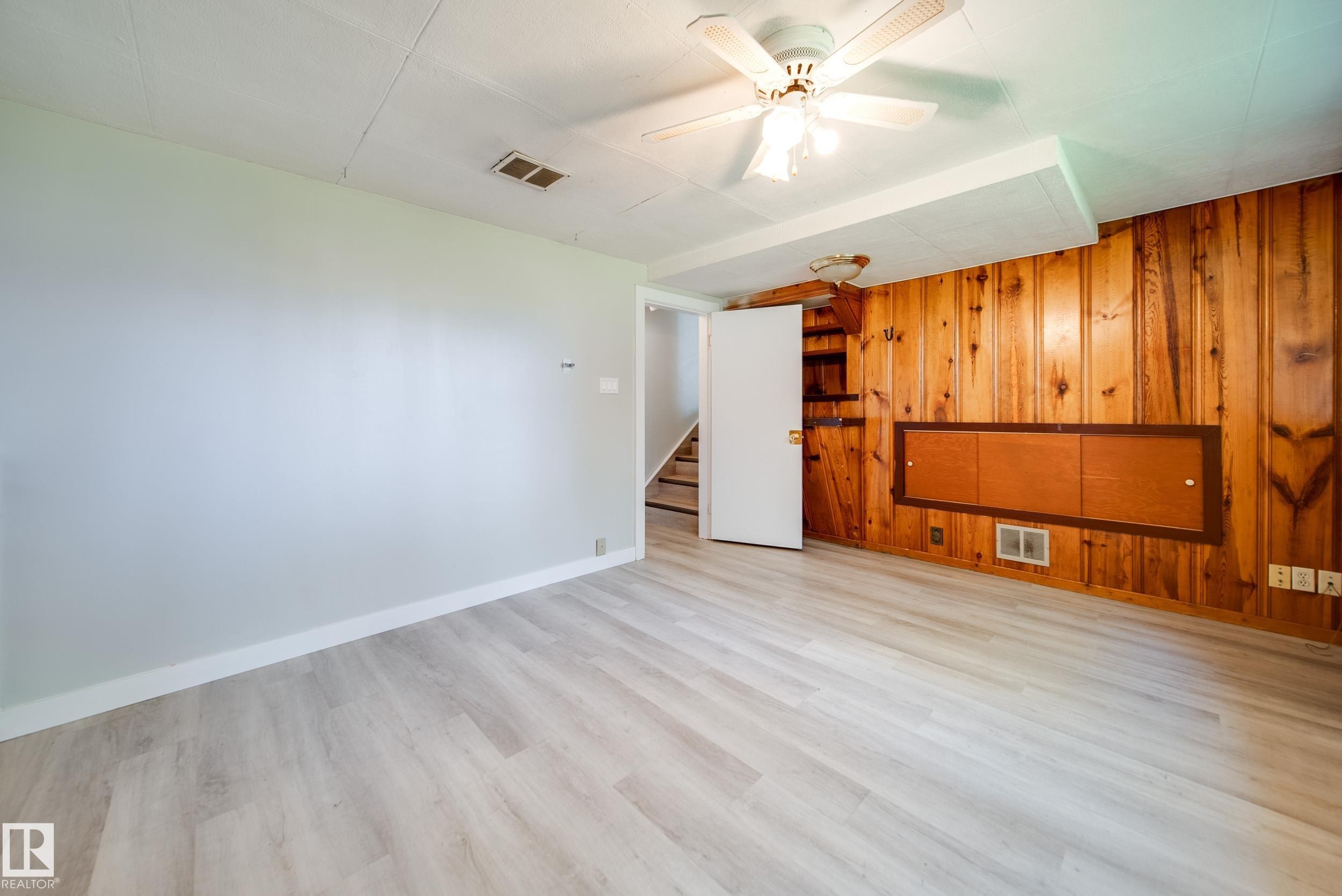 10519 140 Street Nw, Edmonton, AB - Indoor Photo Showing Other Room