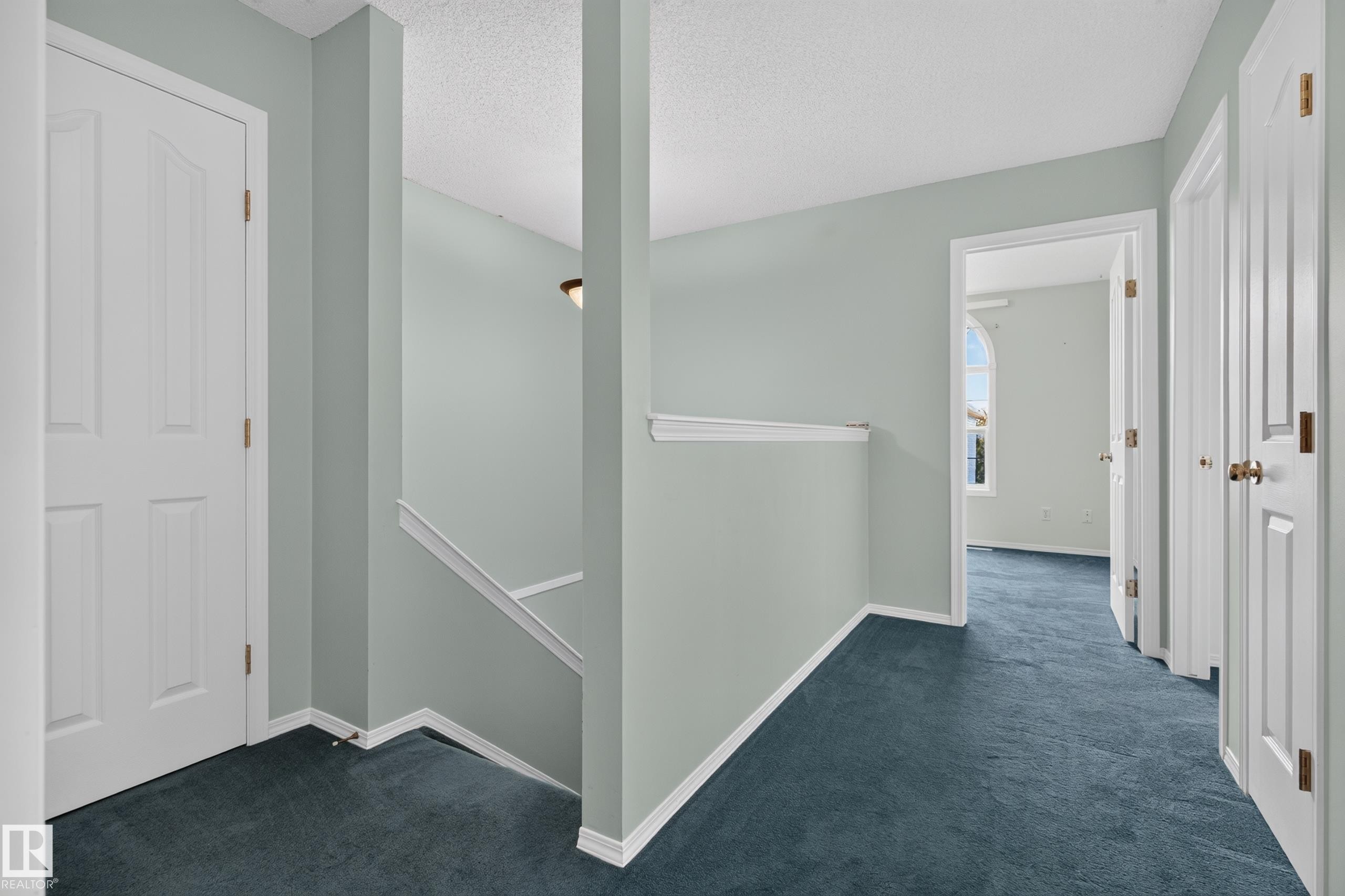 #111 1670 Jamha Rd Nw, Edmonton, AB - Indoor Photo Showing Other Room