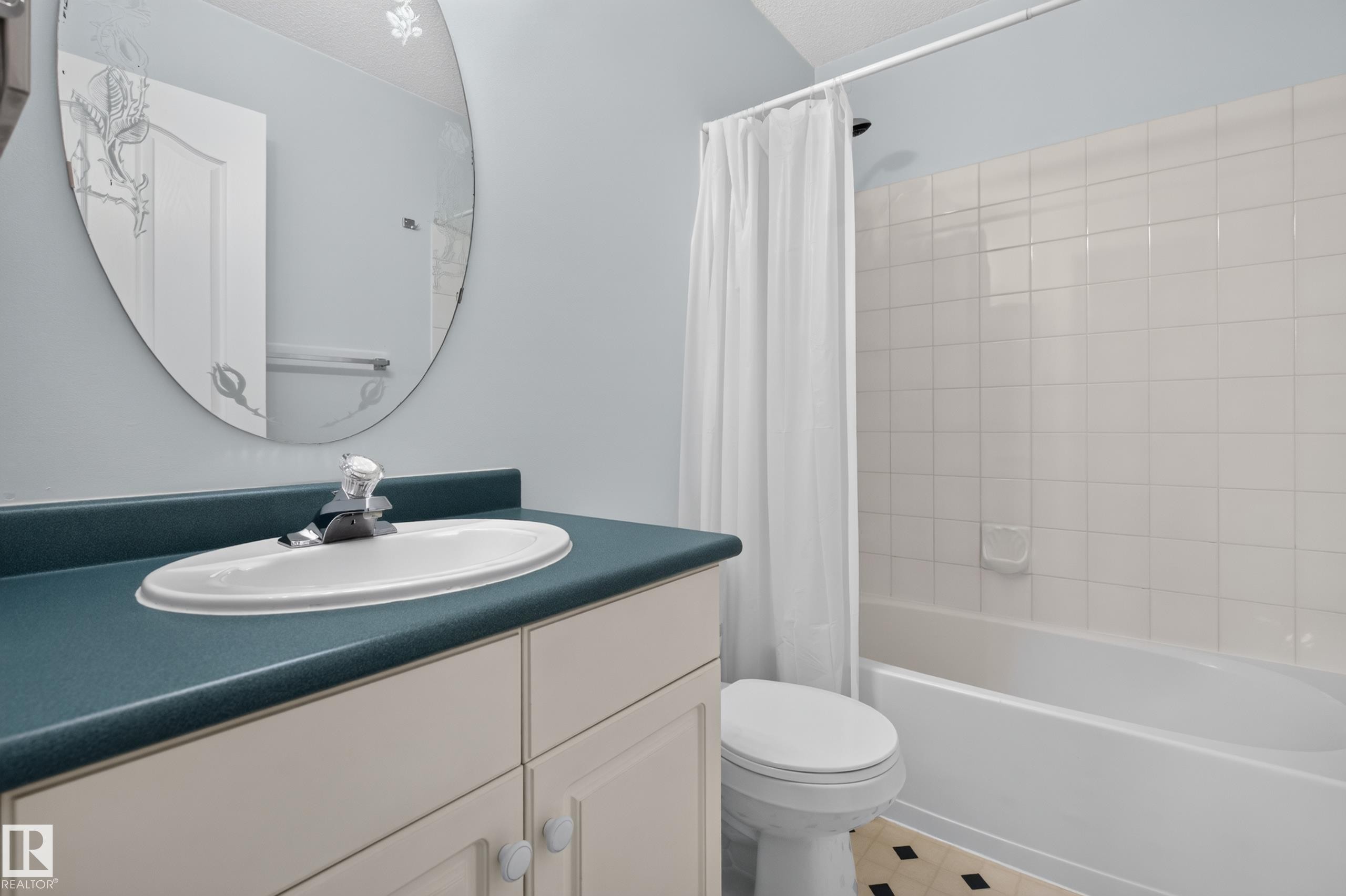 #111 1670 Jamha Rd Nw, Edmonton, AB - Indoor Photo Showing Bathroom