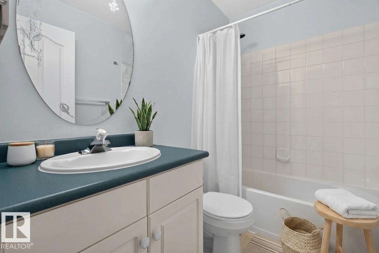 #111 1670 Jamha Rd Nw, Edmonton, AB - Indoor Photo Showing Bathroom