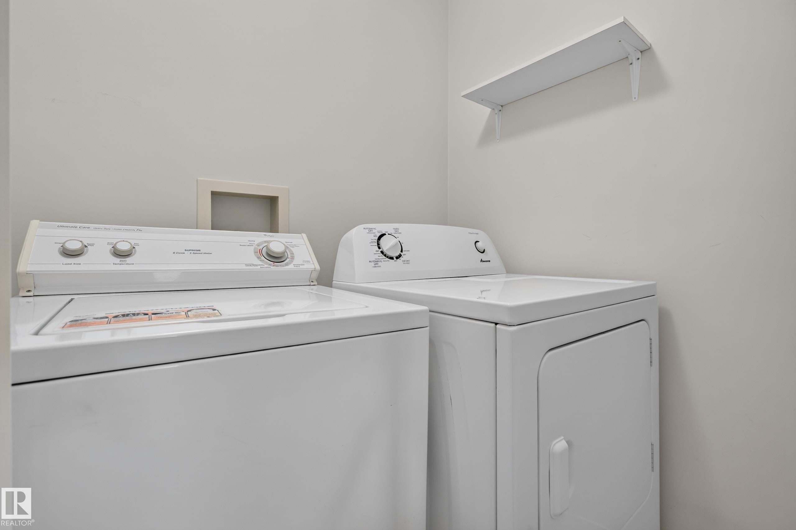 #111 1670 Jamha Rd Nw, Edmonton, AB - Indoor Photo Showing Laundry Room