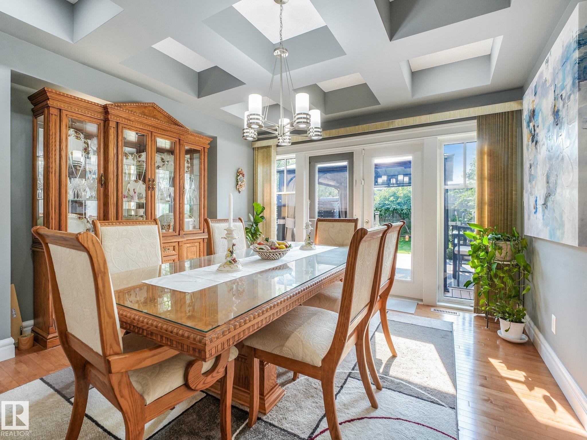 544 Adams Way Sw, Edmonton, AB - Indoor Photo Showing Dining Room