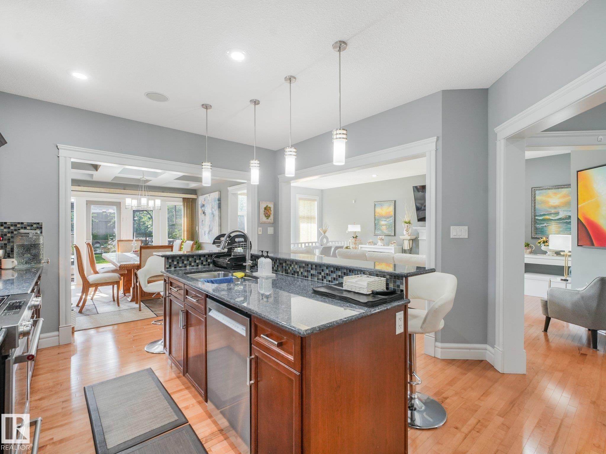 544 Adams Way Sw, Edmonton, AB - Indoor Photo Showing Kitchen With Double Sink With Upgraded Kitchen