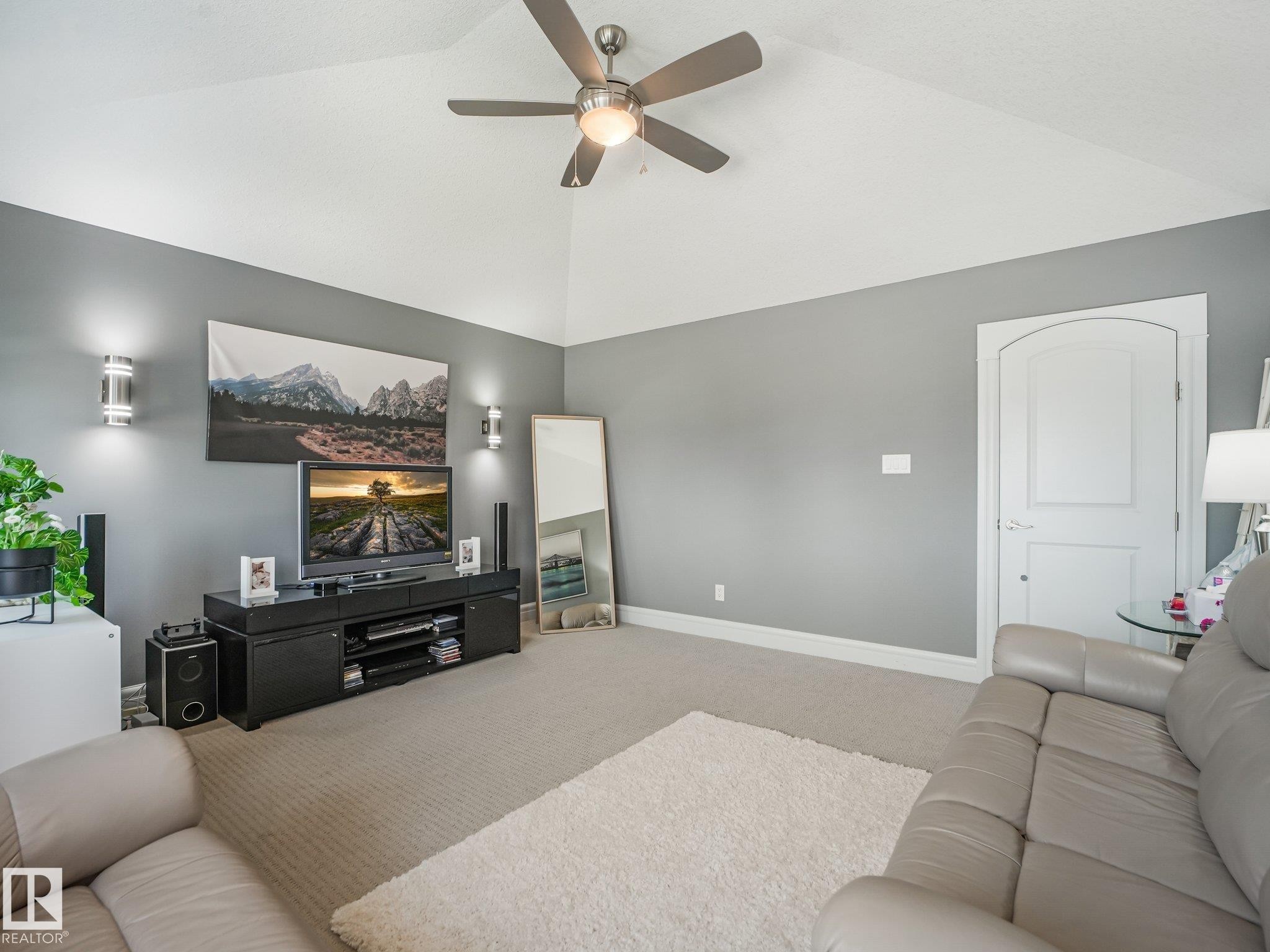 544 Adams Way Sw, Edmonton, AB - Indoor Photo Showing Living Room