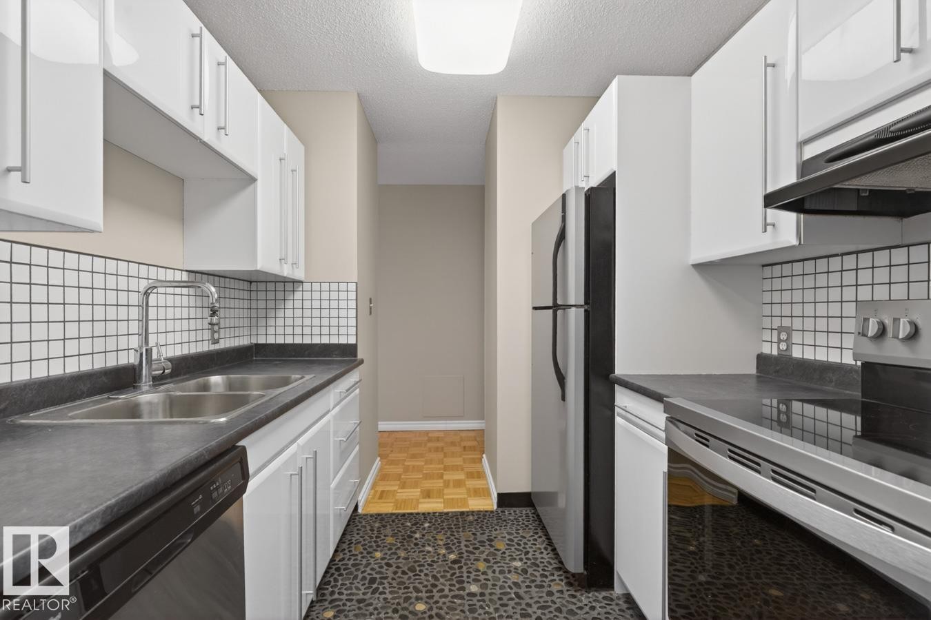 #605 11307 99 Av Nw, Edmonton, AB