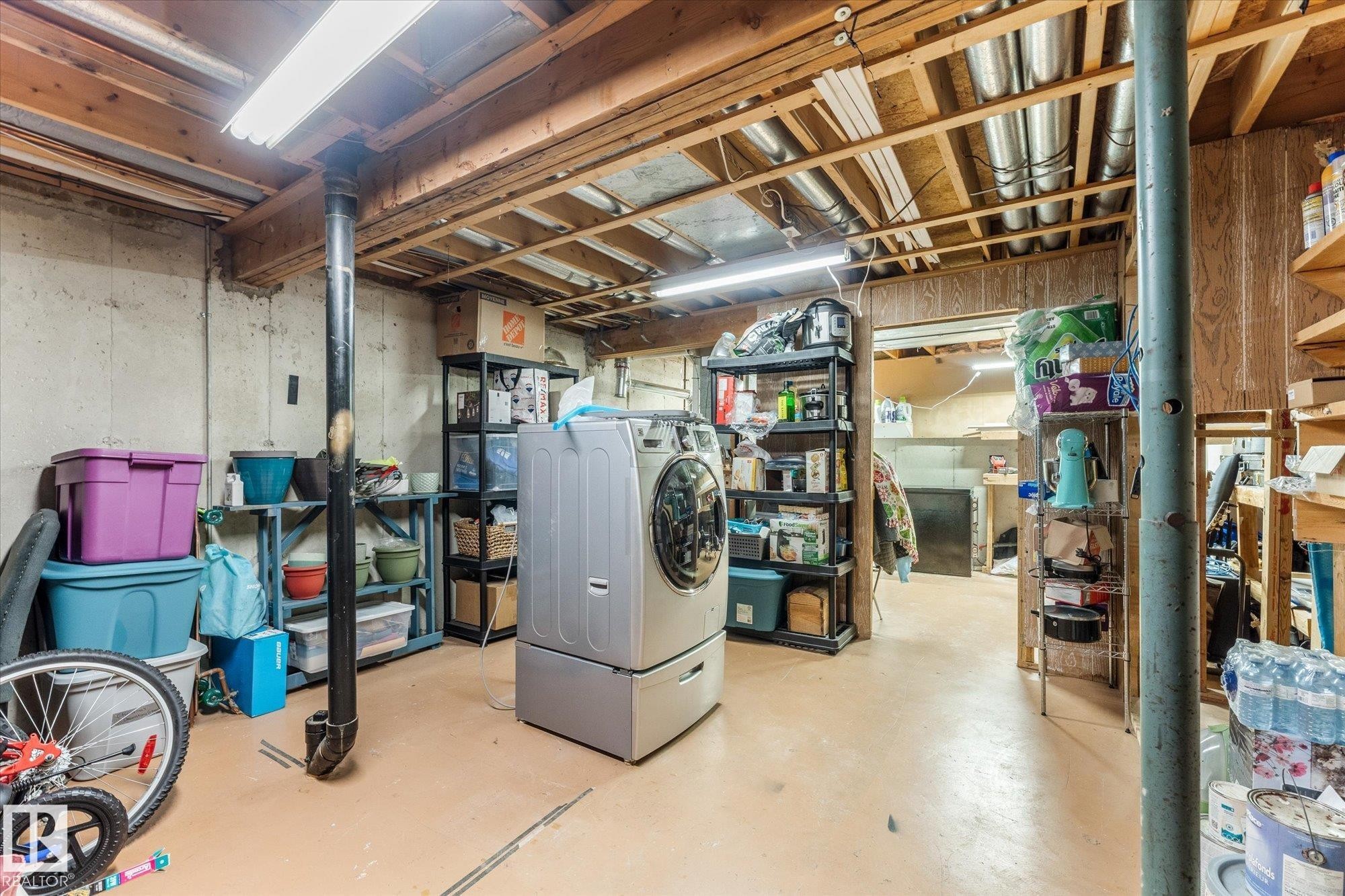 #26 100 Westridge Cr, Spruce Grove, AB - Indoor Photo Showing Laundry Room