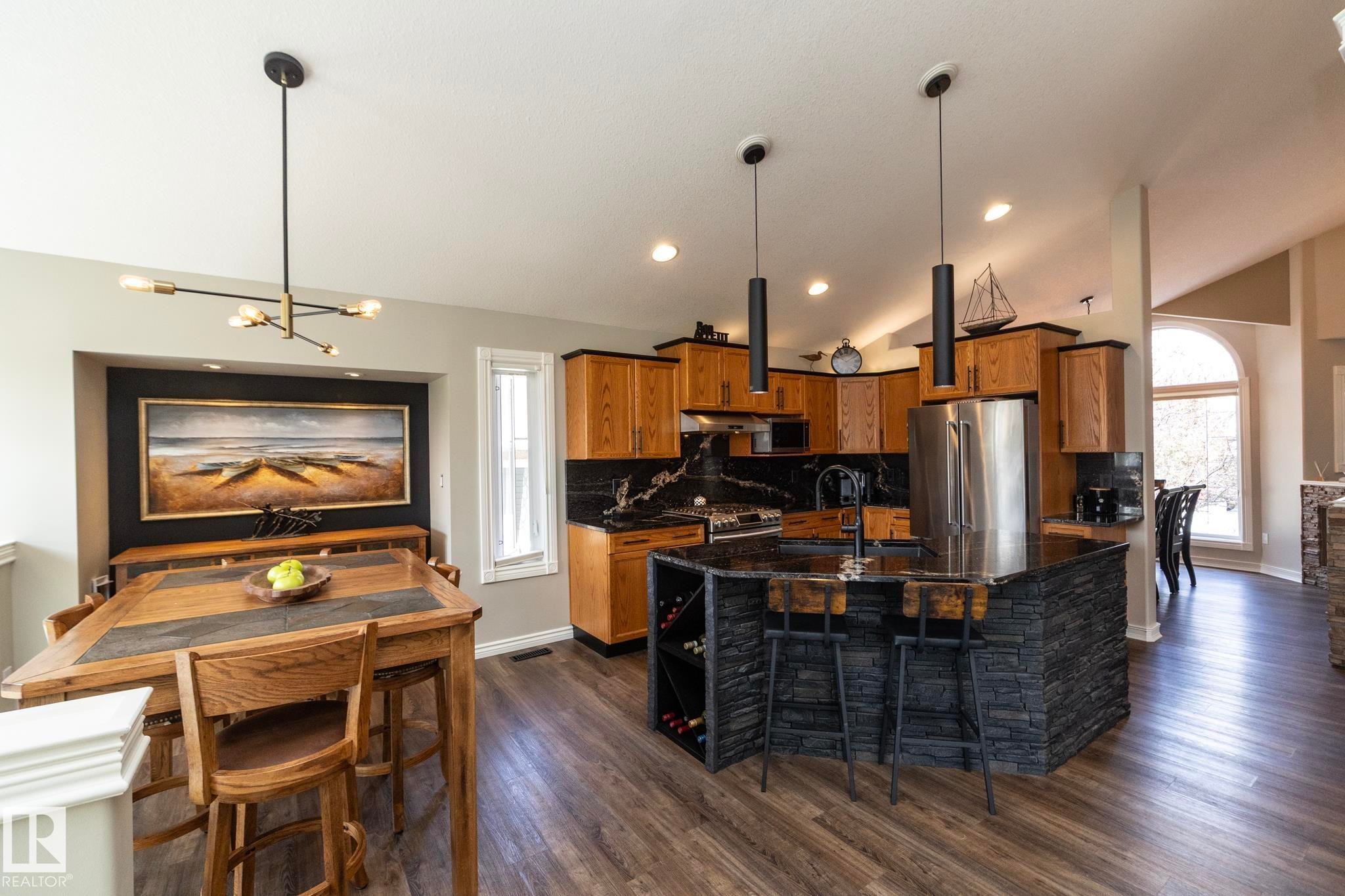 10416 148 Street Nw, Edmonton, AB - Indoor