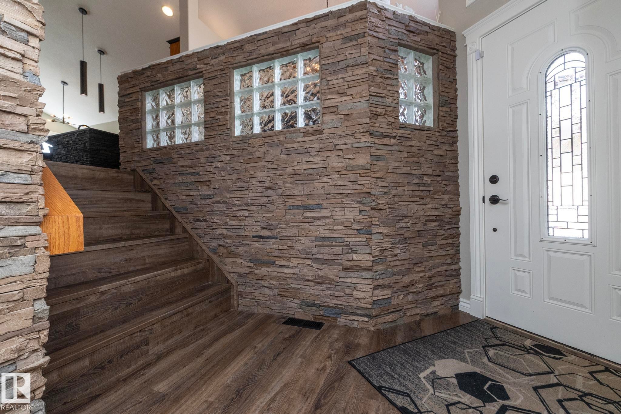 10416 148 Street Nw, Edmonton, AB - Indoor Photo Showing Other Room