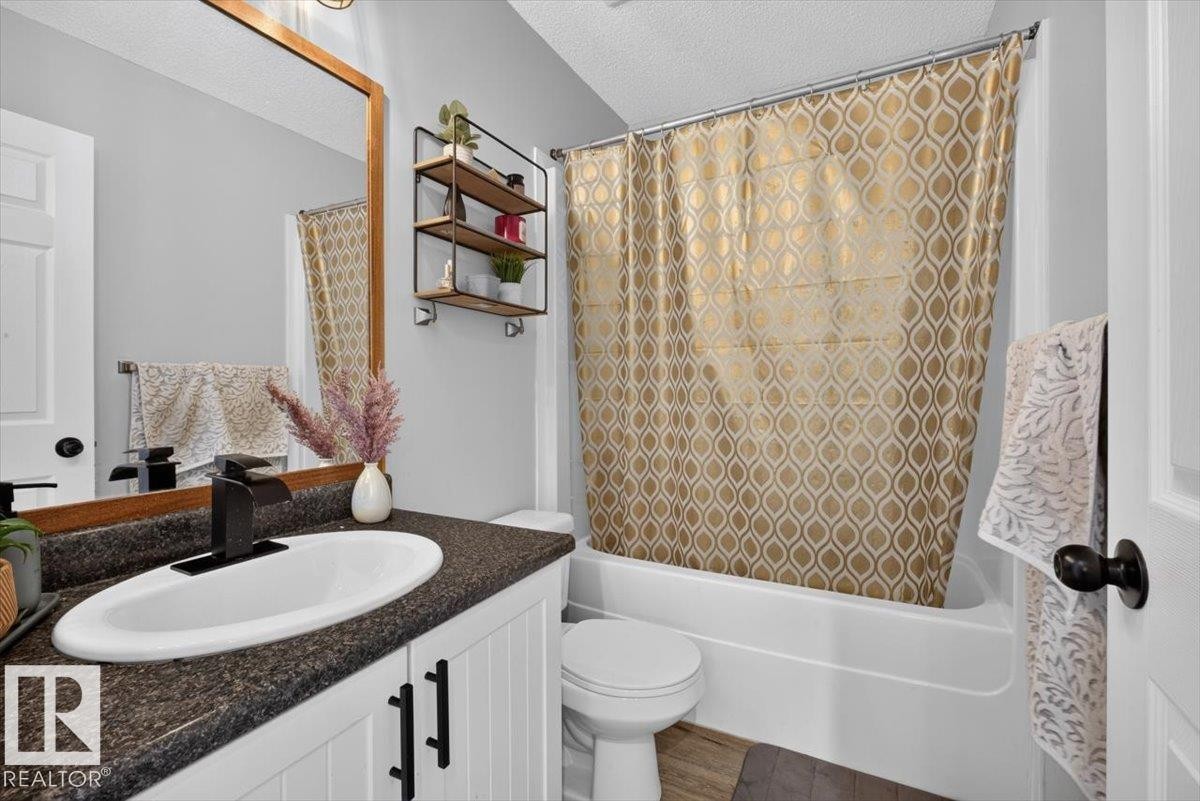 6030 S Terwillegar Boulevard Nw, Edmonton, AB - Indoor Photo Showing Bathroom