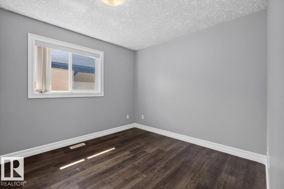 2836 34A Avenue Nw, Edmonton, AB - Indoor Photo Showing Other Room