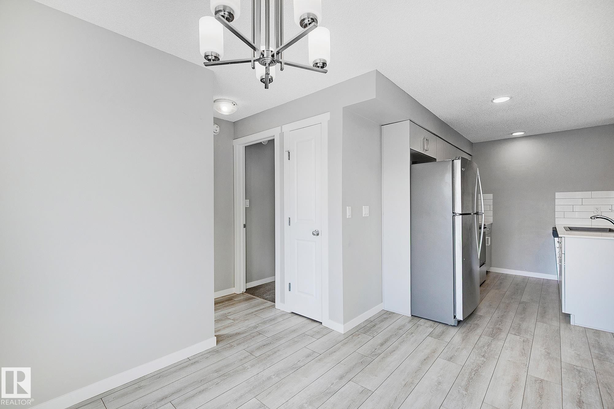 #20 1530 Tamarack Boulevard Nw, Edmonton, AB - Indoor Photo Showing Other Room