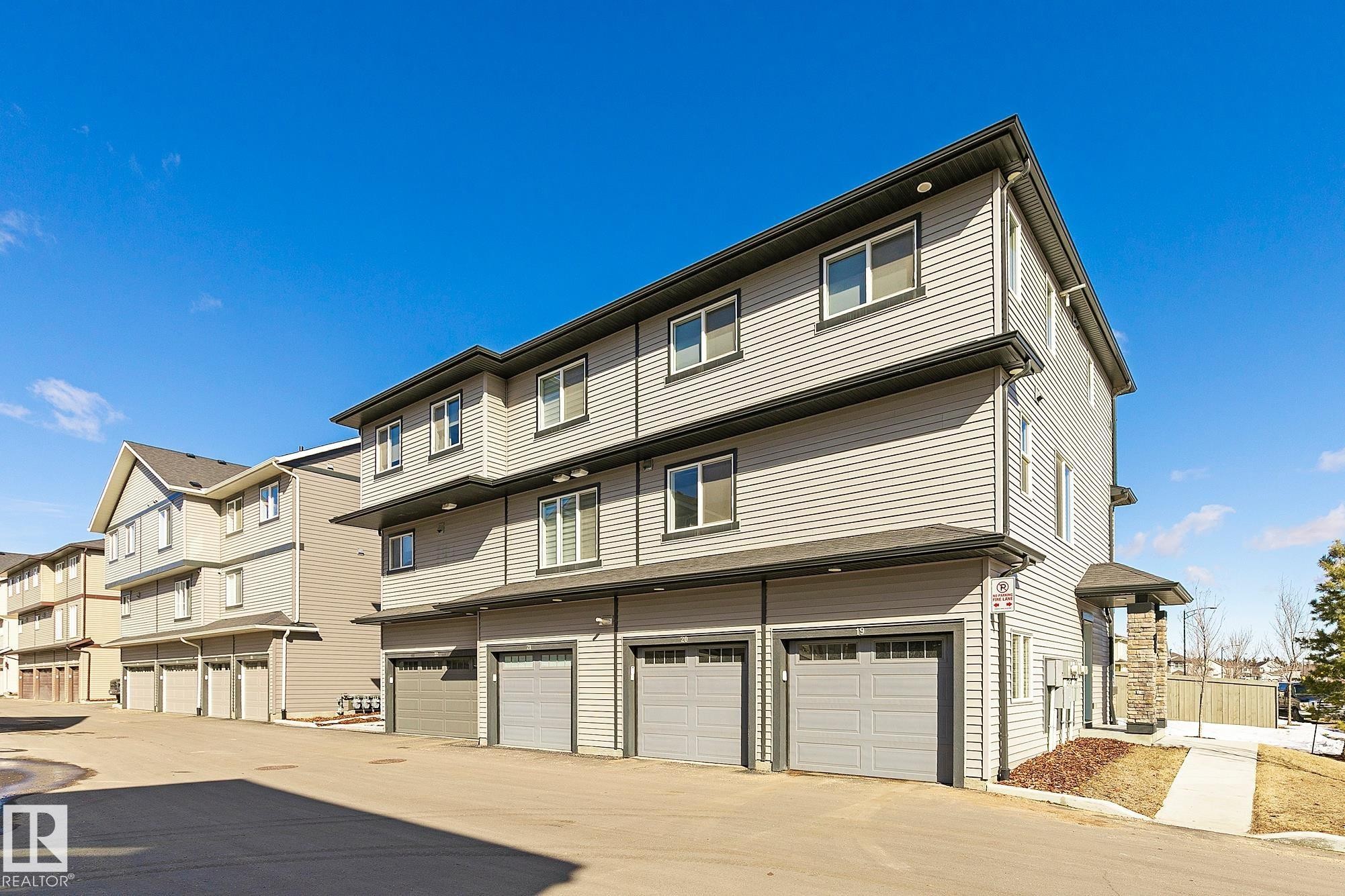 #20 1530 Tamarack Boulevard Nw, Edmonton, AB - Outdoor
