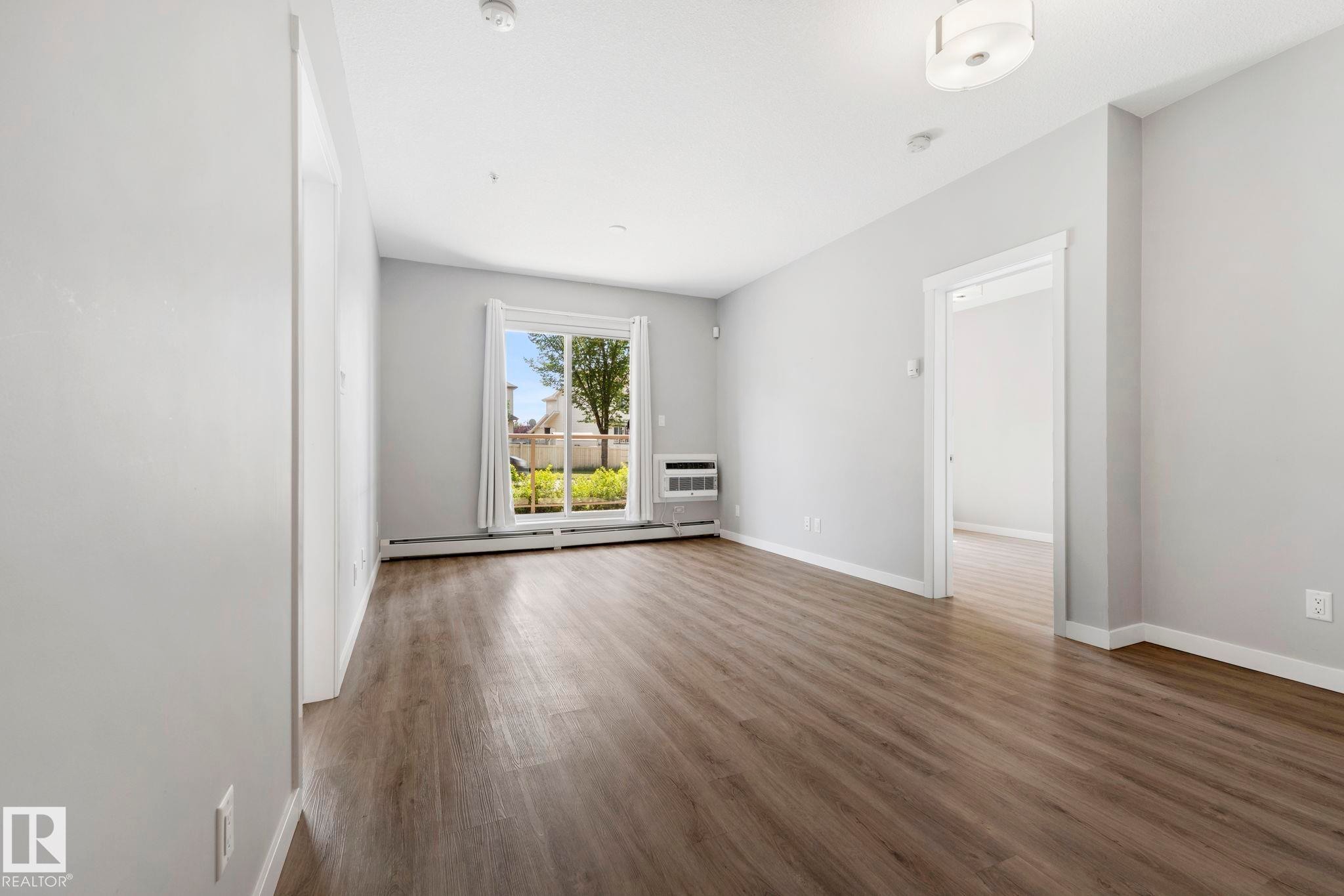 #121 812 Welsh Dr Sw, Edmonton, AB - Indoor