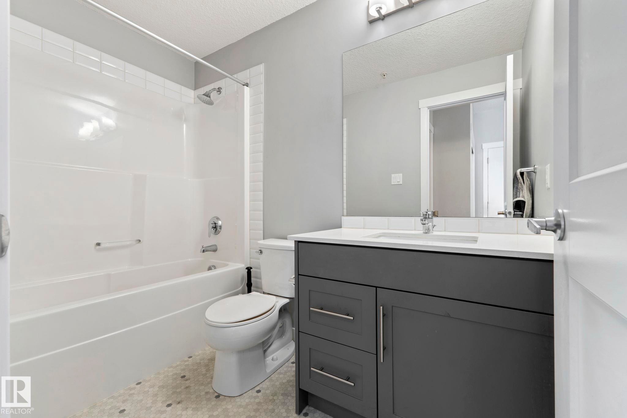 #121 812 Welsh Dr Sw, Edmonton, AB - Indoor Photo Showing Bathroom