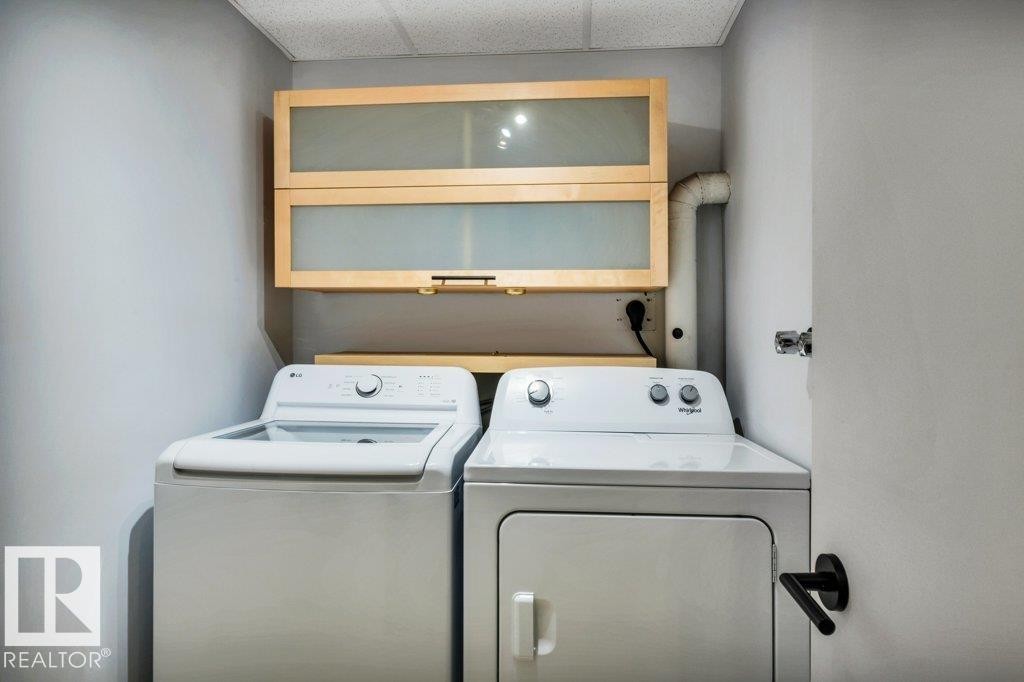 9321 98 Avenue Nw, Edmonton, AB - Indoor Photo Showing Laundry Room