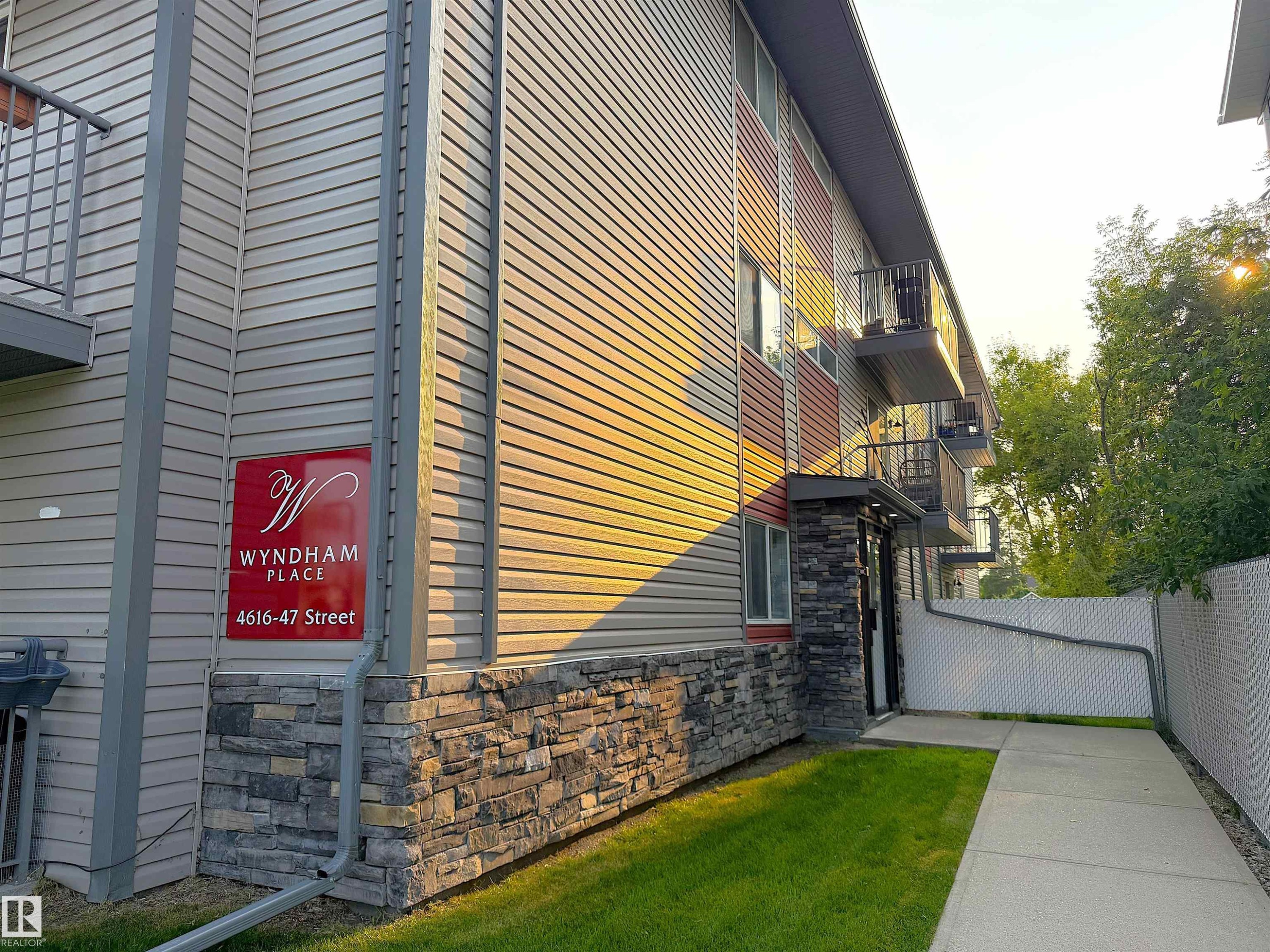 #10 4616 47 St, Leduc, AB - Outdoor With Balcony