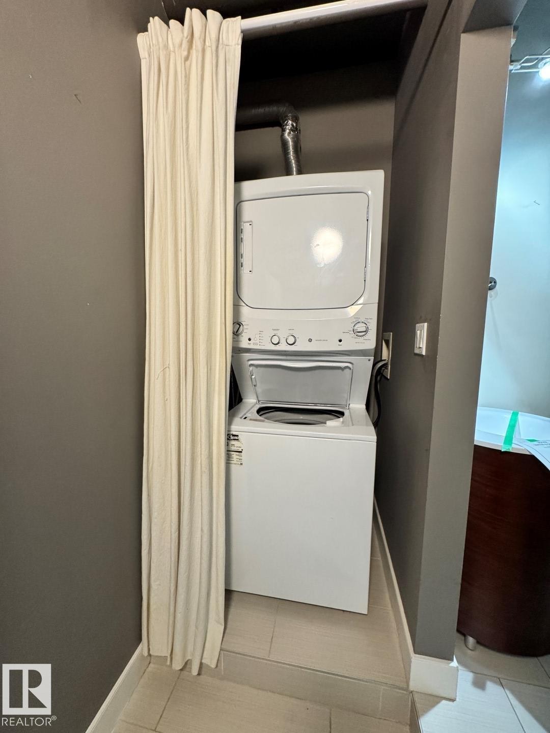 #304 10179 105 St Nw, Edmonton, AB - Indoor Photo Showing Laundry Room