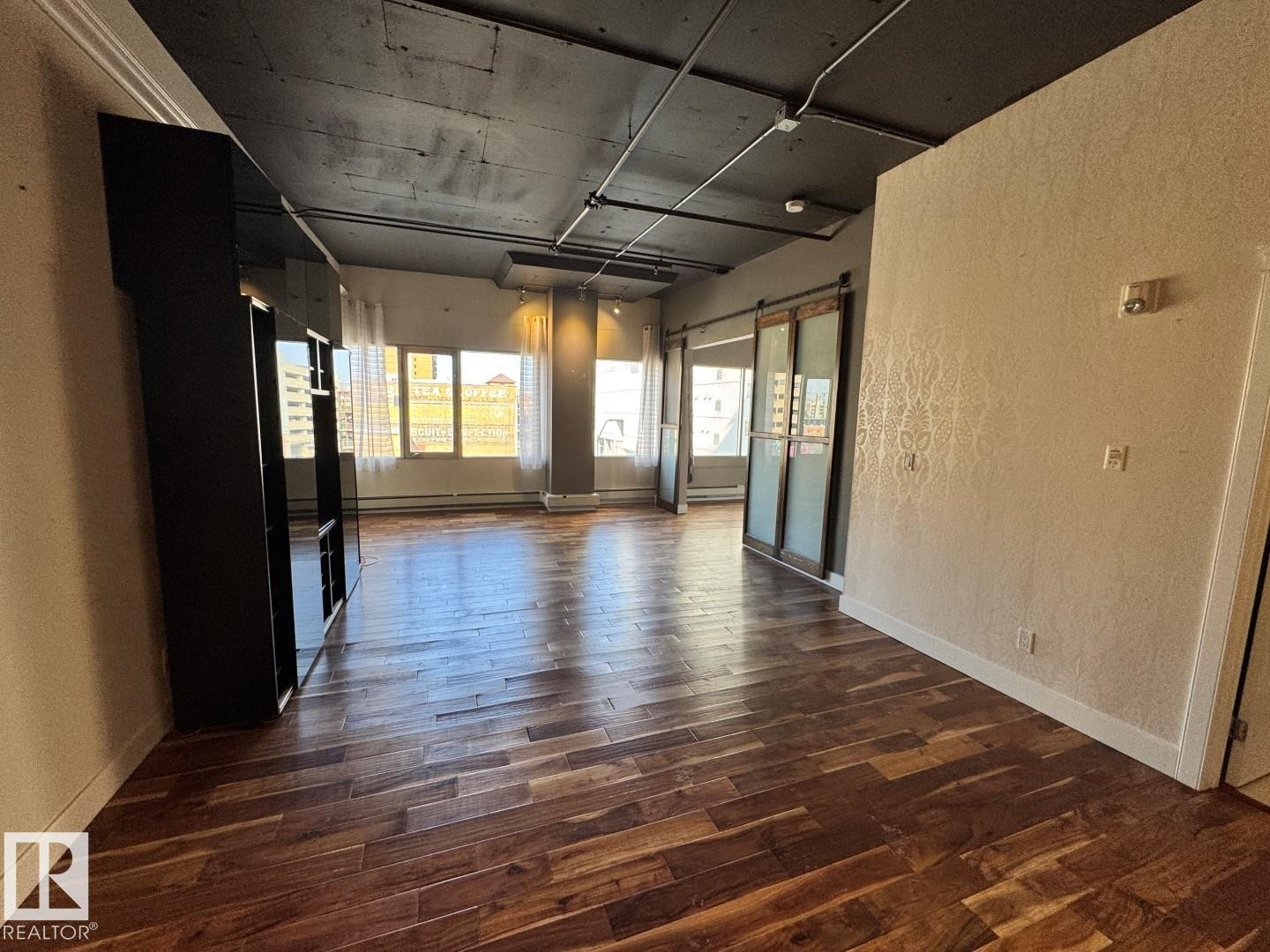 #304 10179 105 St Nw, Edmonton, AB - Indoor Photo Showing Other Room