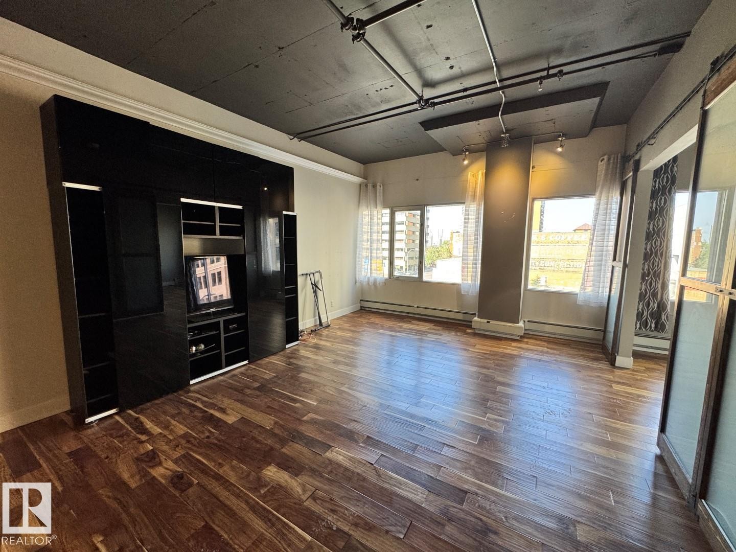 #304 10179 105 St Nw, Edmonton, AB - Indoor Photo Showing Other Room