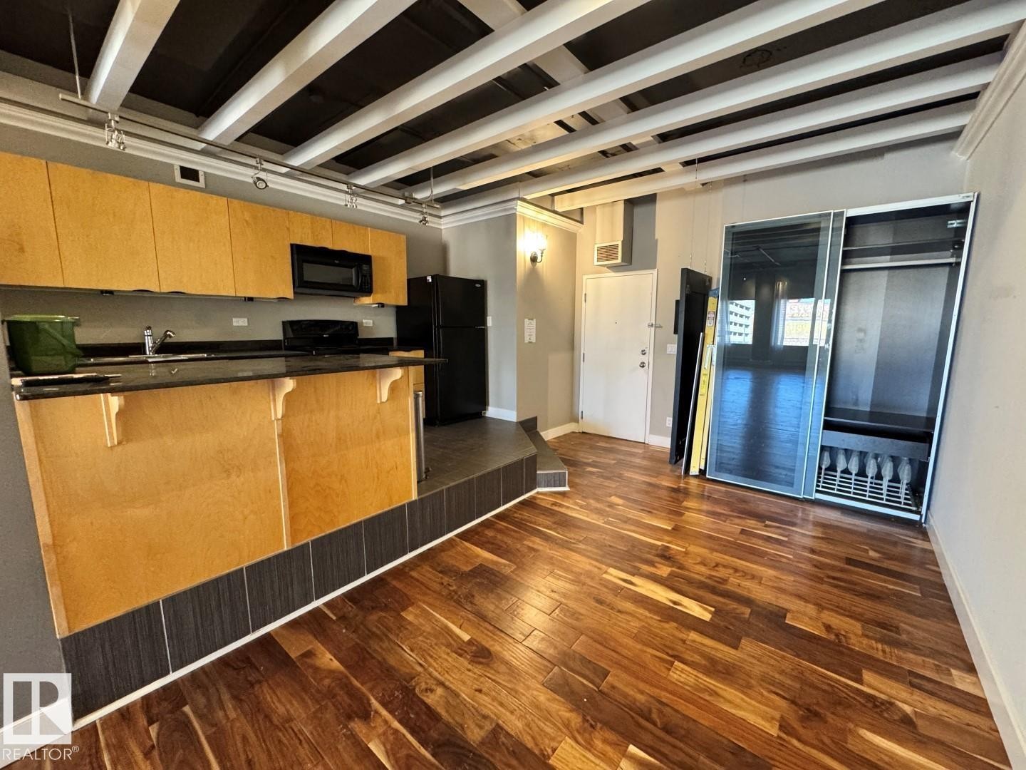 #304 10179 105 St Nw, Edmonton, AB - Indoor