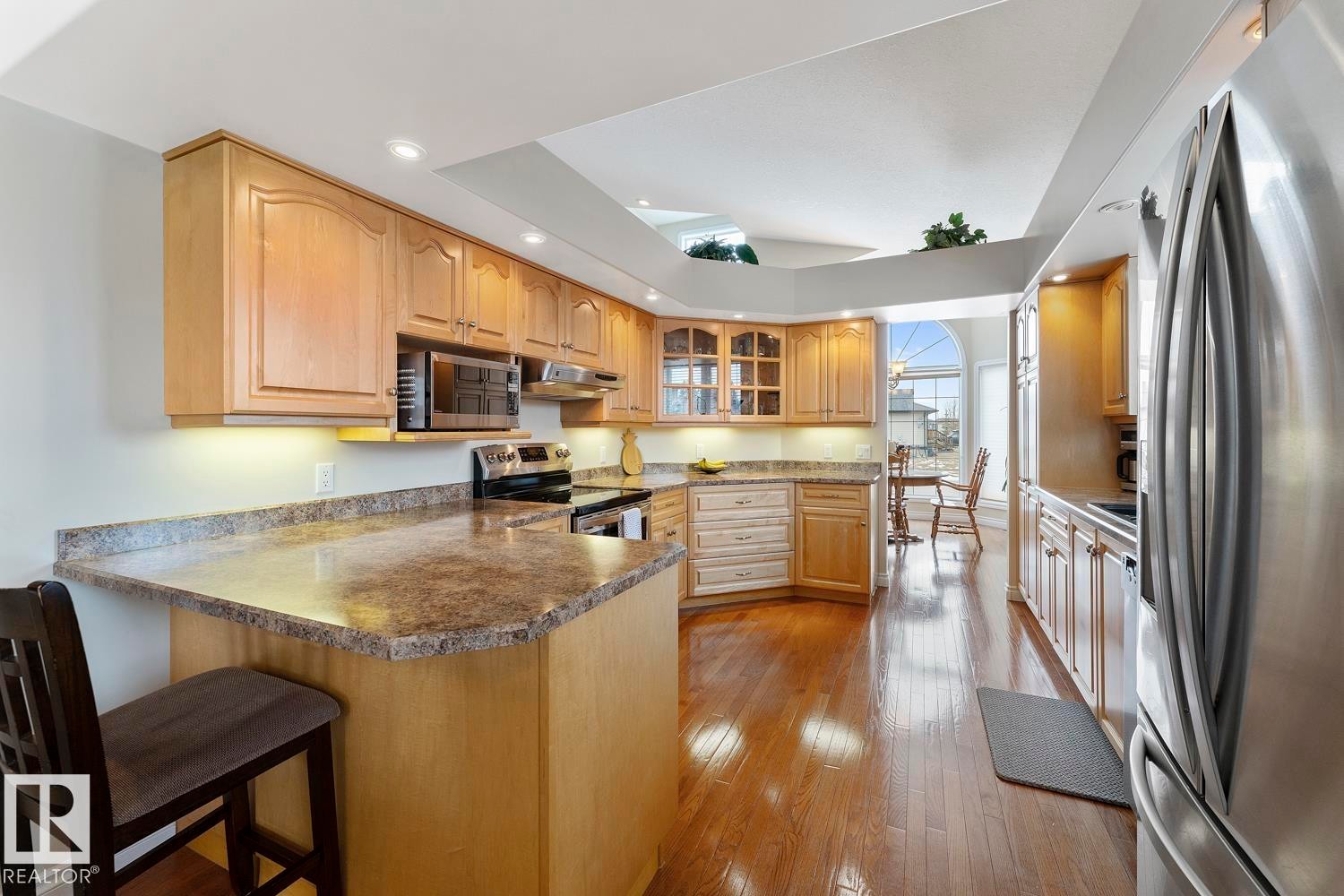 2602 6 Avenue, Cold Lake, AB - Indoor Photo Showing Kitchen With Upgraded Kitchen